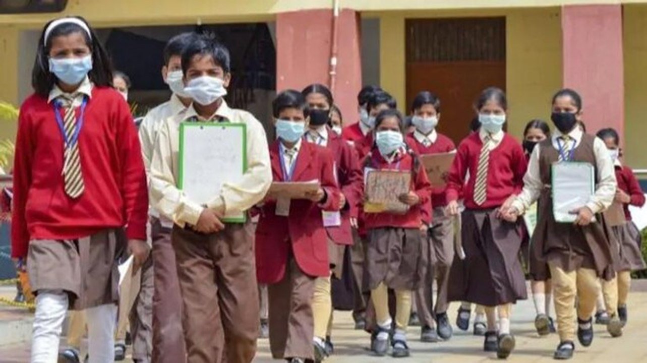 school students follow covid protocol